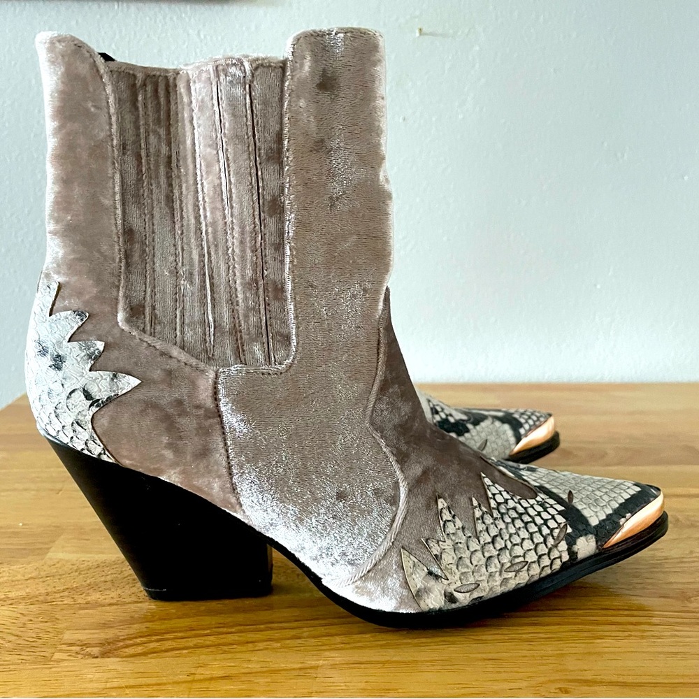 Cape Robbin Boots Women’s Size 7